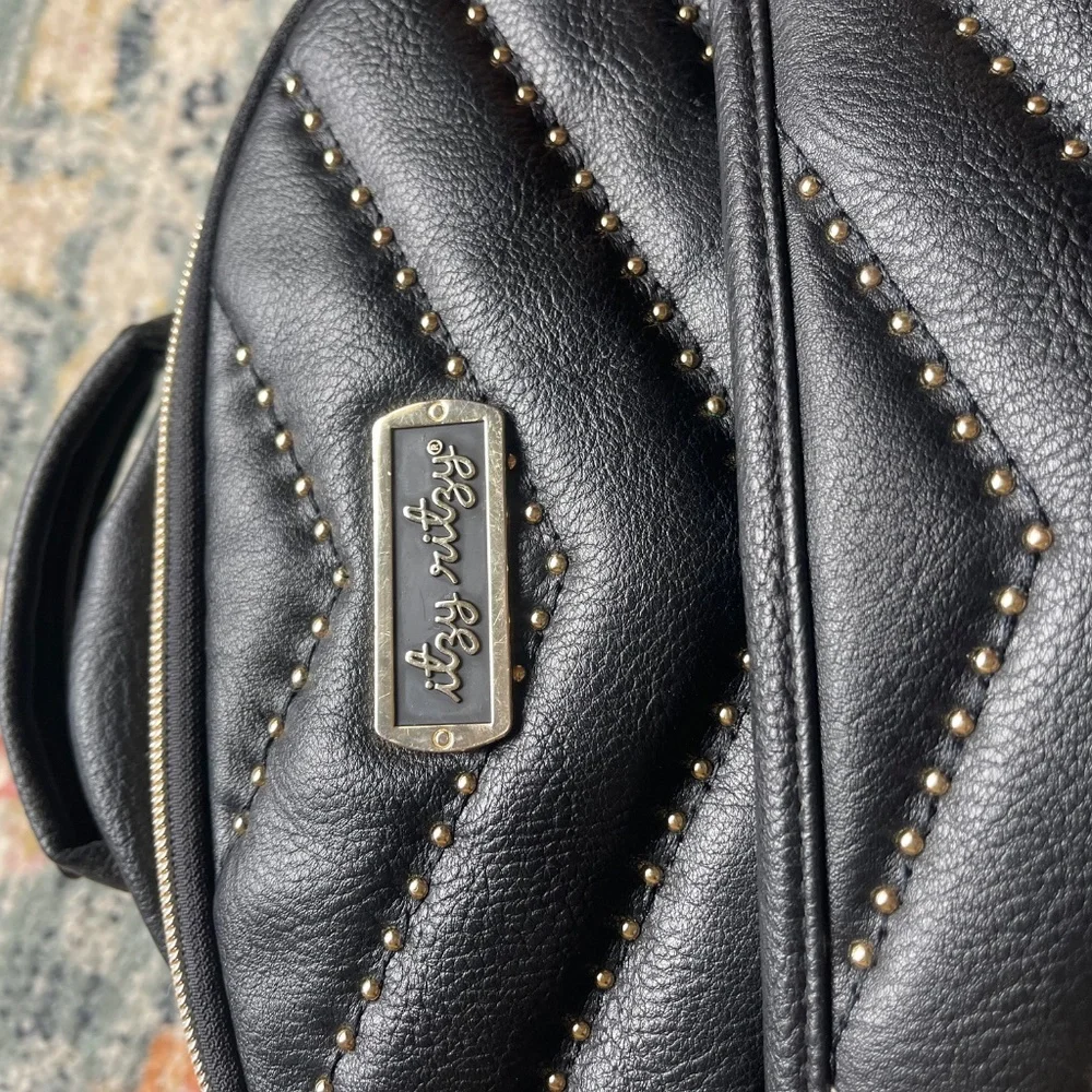Itzy Ritzy Boss Backpack in Rock and roll- like new condition